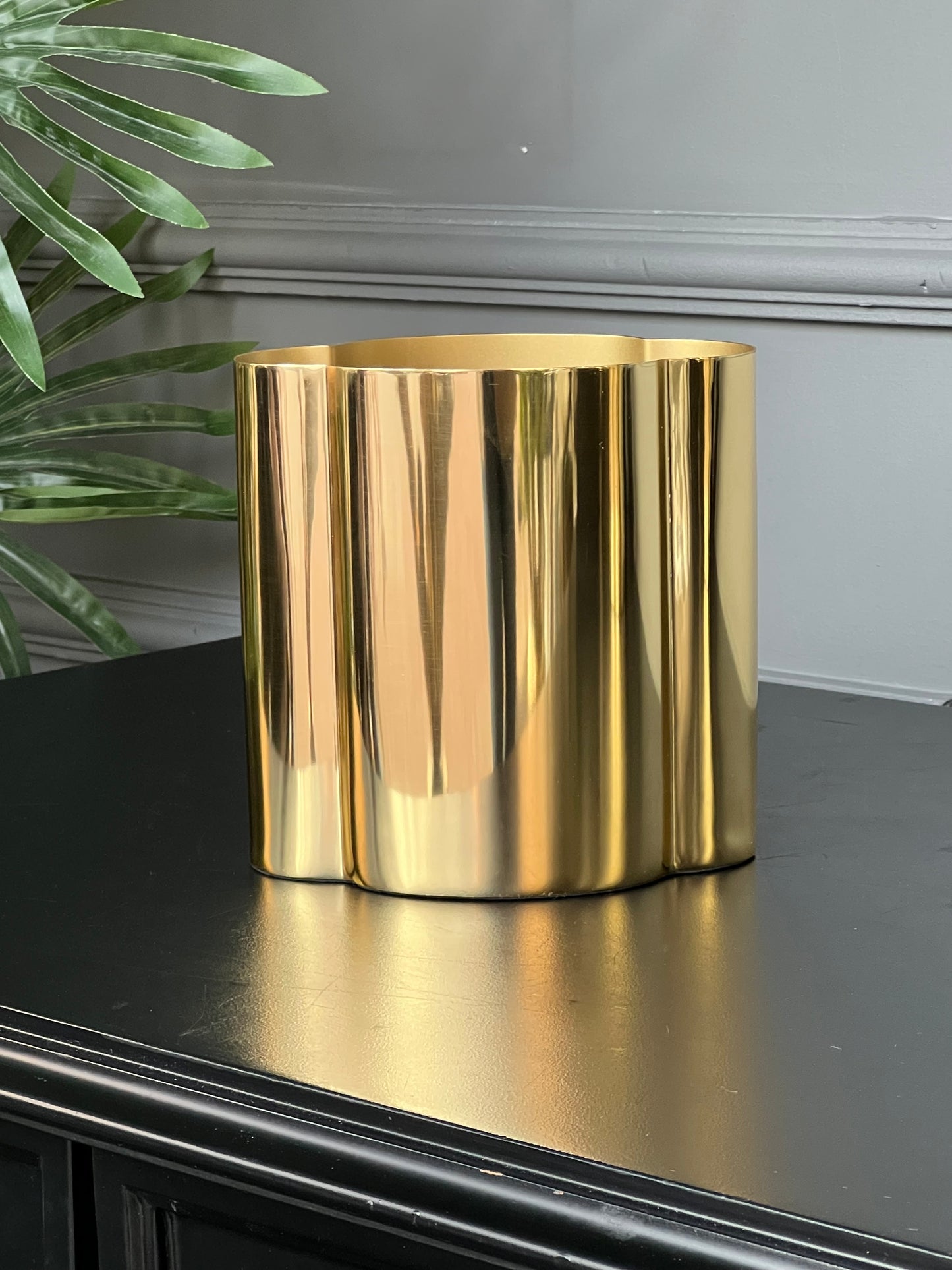 Gold Metal Vazo 15*11*15 cm