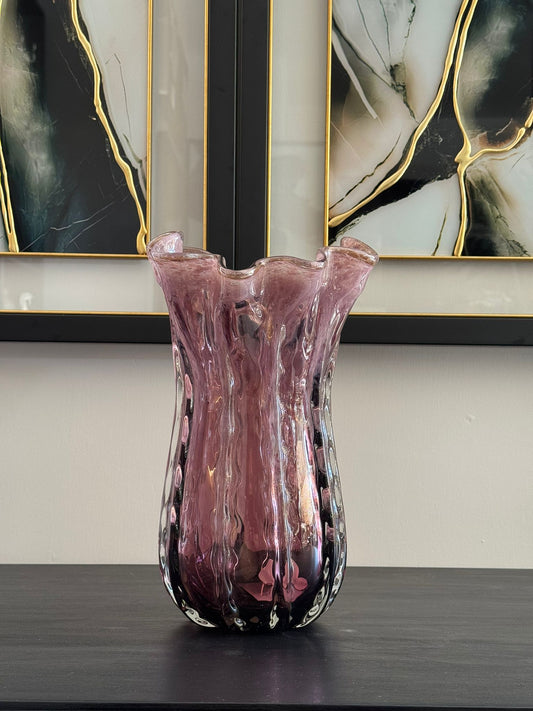 Pembe Rengi Kıvrımlı Cam Vazo